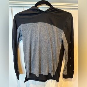 UNDER ARMOUR Boys SIZE 10/12 Grey & Black Long Sleeve Hooded Tee Shirt